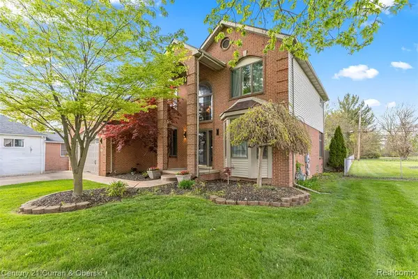 19000 Superior, Southgate, MI 48195