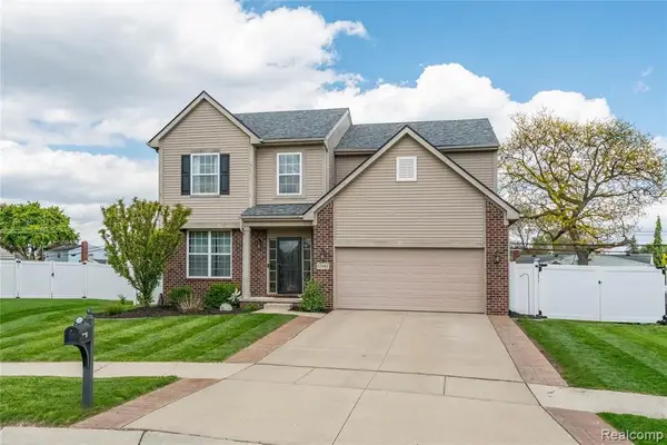 13863 Sherborn, Southgate, MI 48195