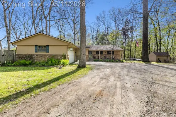 2700 N Hacker, Howell, MI 48855