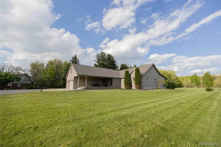 21855 Huron River, New Boston, MI 48164 - #2