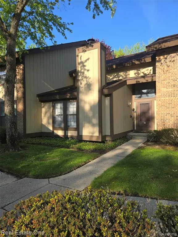 25311 Greenbrooke, Southfield, MI 48033 - #1