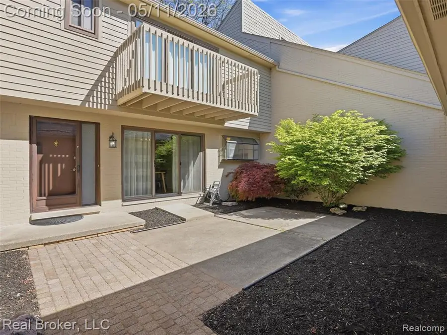 42115 E Edward, Clinton Township, MI 48038 - #2