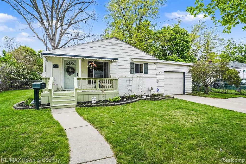 207 Labian, Flushing, MI 48433 - #1
