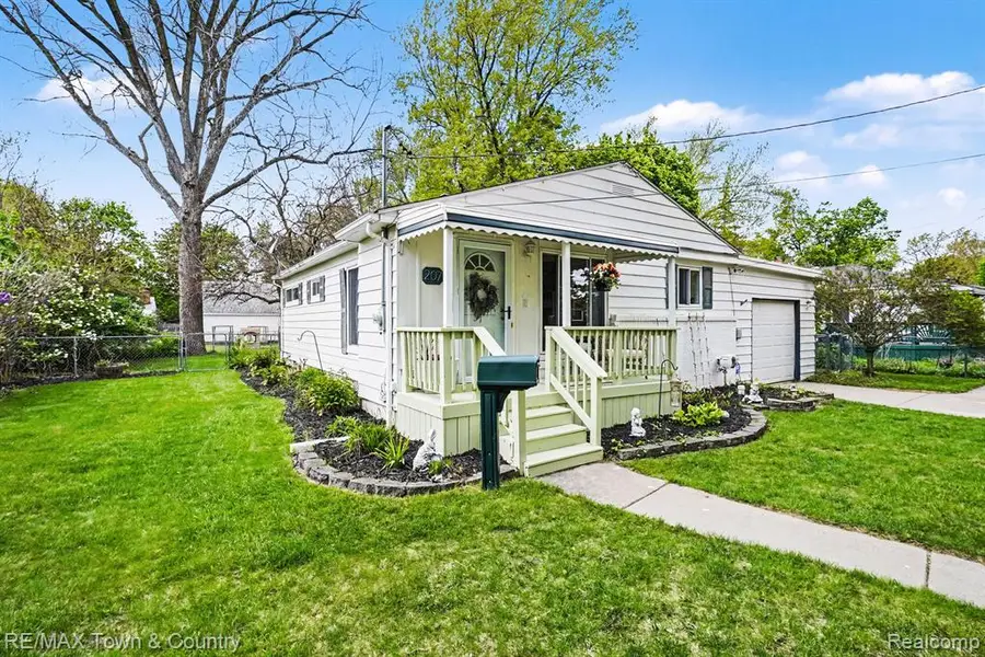 207 Labian, Flushing, MI 48433 - #3