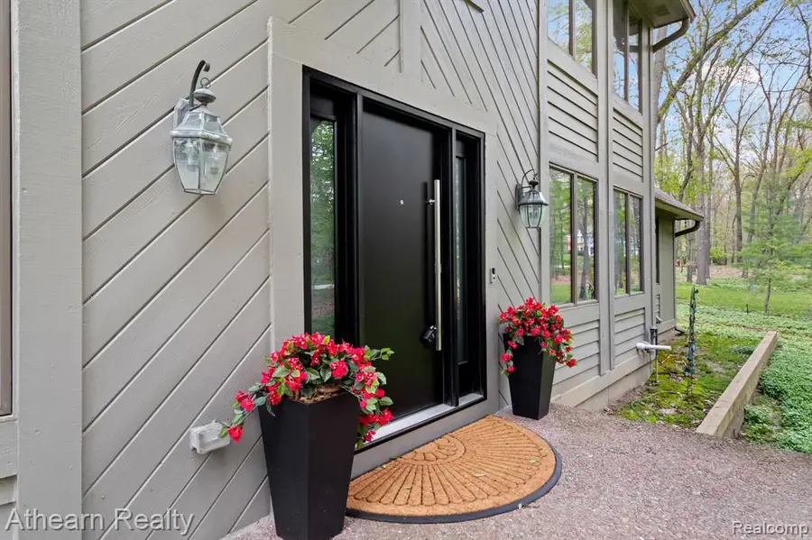 5126 Braddock, Brighton, MI 48114 - #3