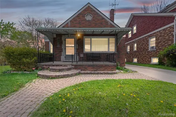6874 Greenview, Detroit, MI 48228