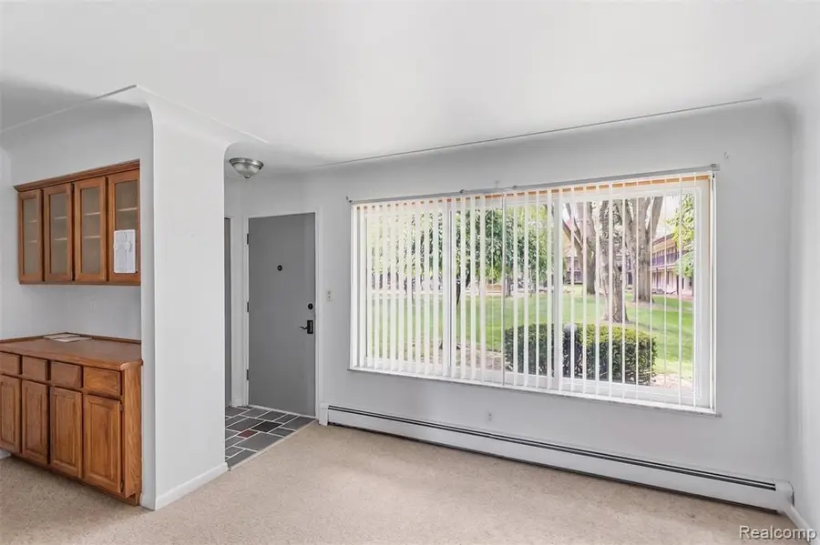 995 N Cass Lake #110, Waterford, MI 48328 - #2