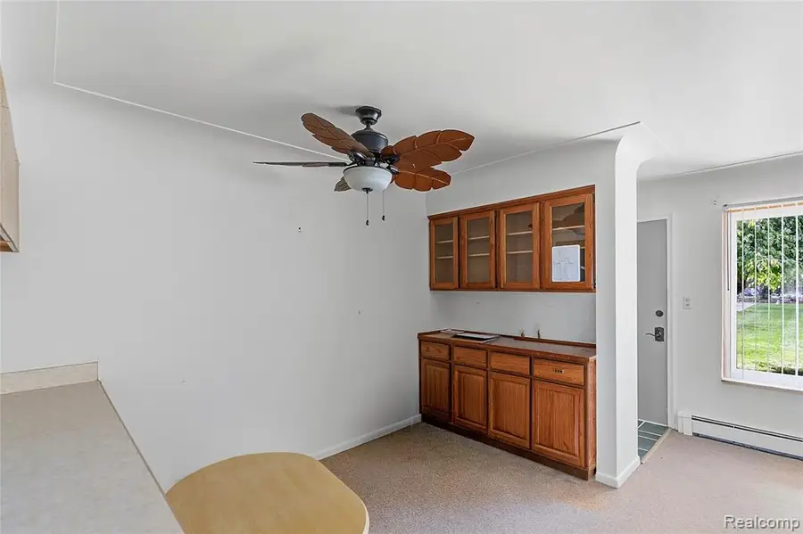 995 N Cass Lake #110, Waterford, MI 48328 - #3
