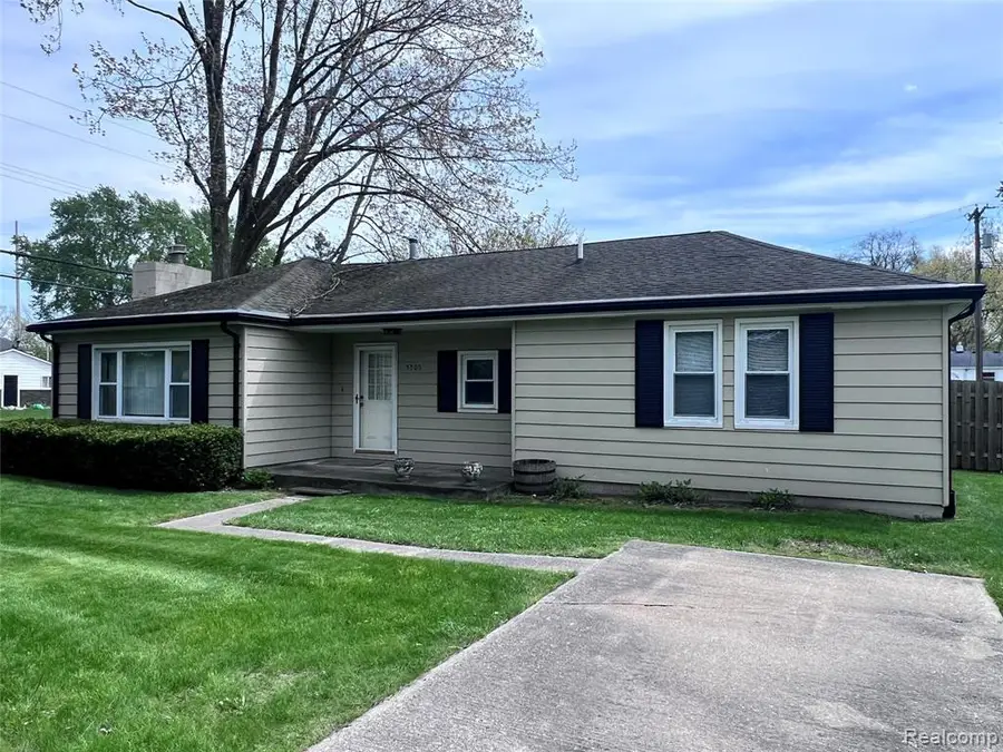 5505 Sunwood, Waterford, MI 48329 - #2