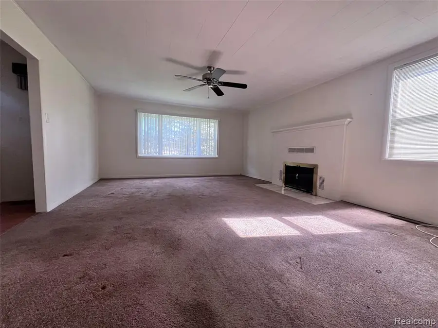 5505 Sunwood, Waterford, MI 48329 - #3