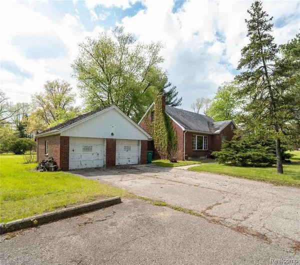 9282 Wayne, Romulus, MI 48174