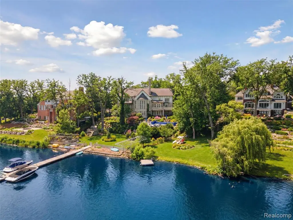 3075 Heron Pointe, Bloomfield Hills, MI 48302 - #1