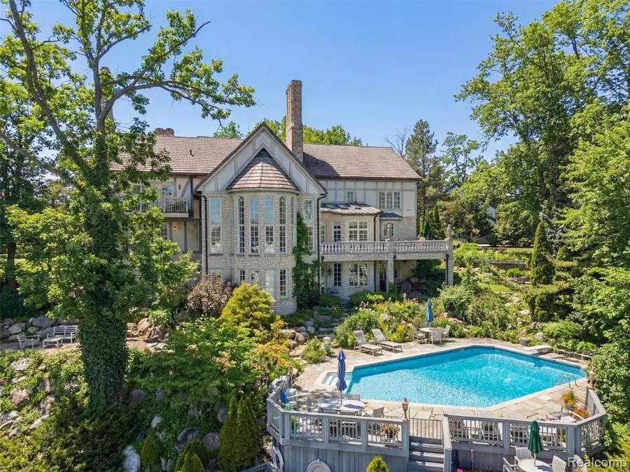 3075 Heron Pointe, Bloomfield Hills, MI 48302 - #2