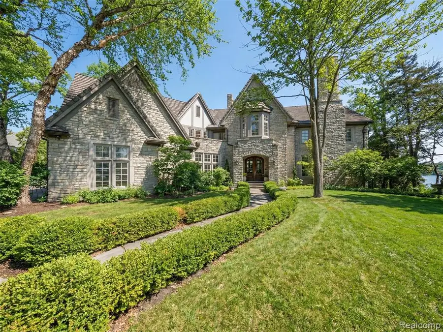 3075 Heron Pointe, Bloomfield Hills, MI 48302 - #3