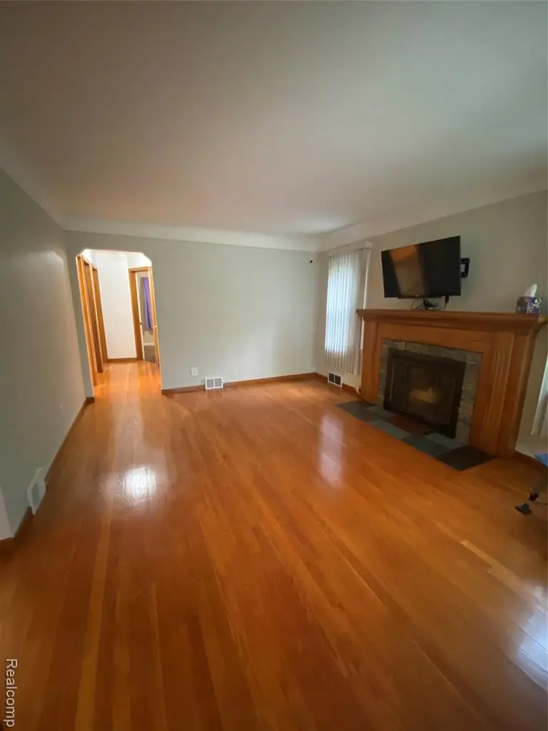 21114 Huntington, Harper Woods, MI 48225 - #3