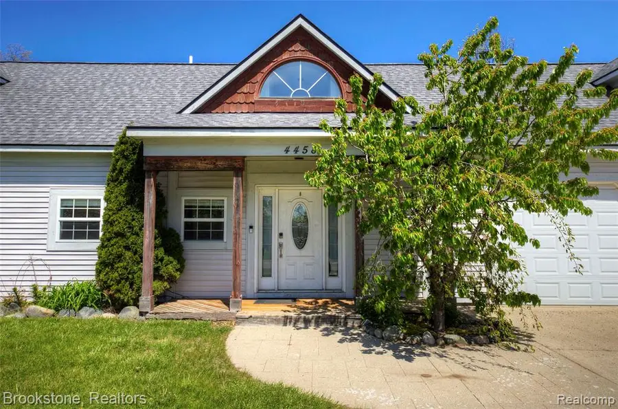 4458 Seeden, Waterford, MI 48329 - #3