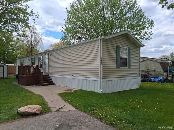 29780 Flushing Court, New Baltimore, MI 48051