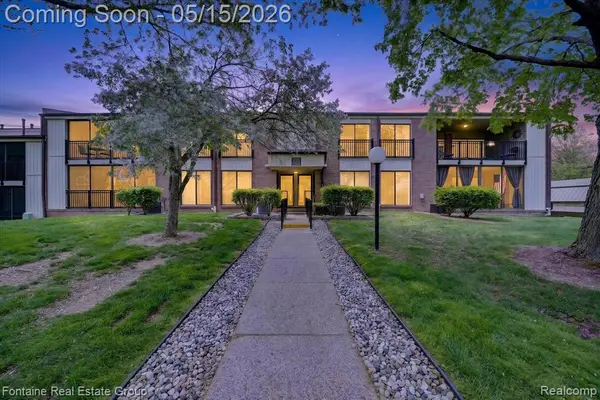 18285 University Park, Livonia, MI 48152