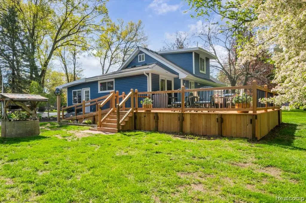 5610 Croswell, Waterford, MI 48327 - #1
