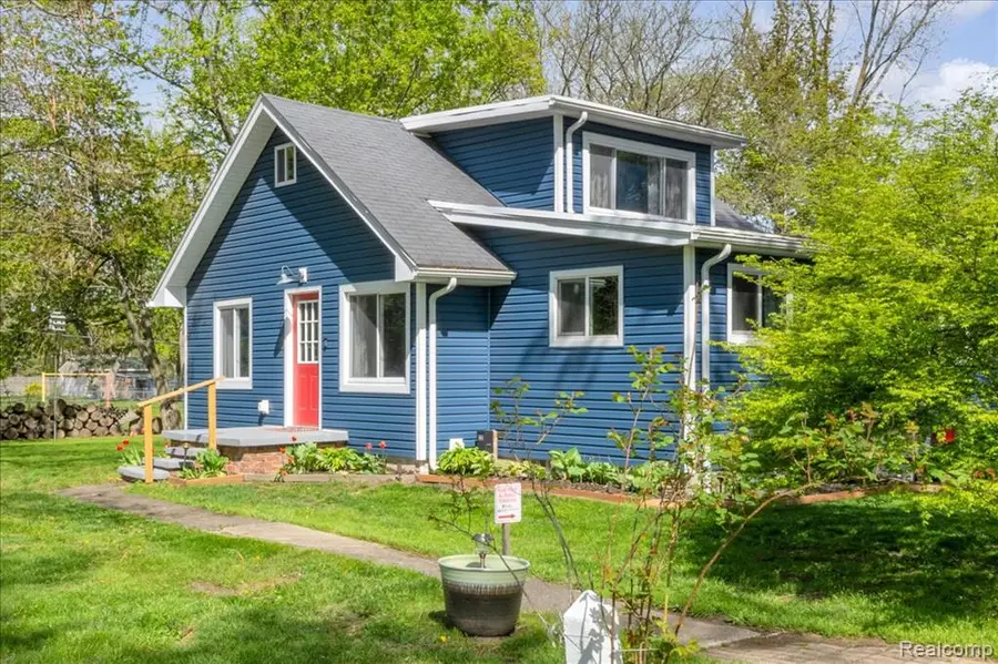 5610 Croswell, Waterford, MI 48327 - #3