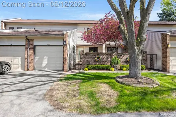 317 Willow Grove, Rochester Hills, MI 48307