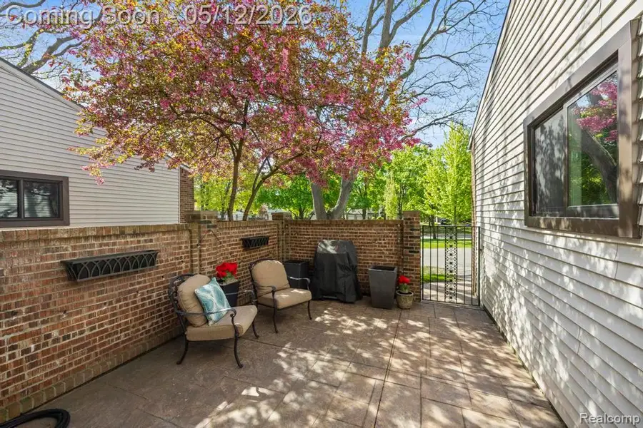 317 Willow Grove, Rochester Hills, MI 48307 - #2