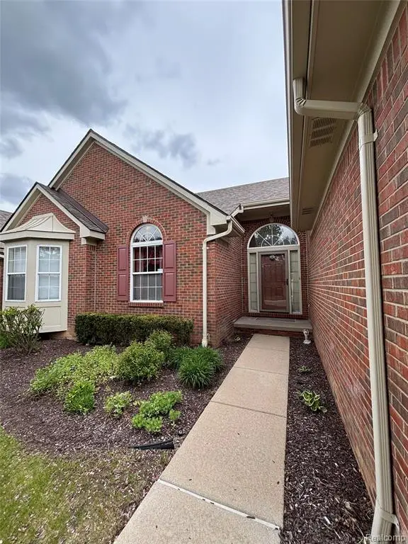380 Woodhaven, Walled Lake, MI 48390 - #2