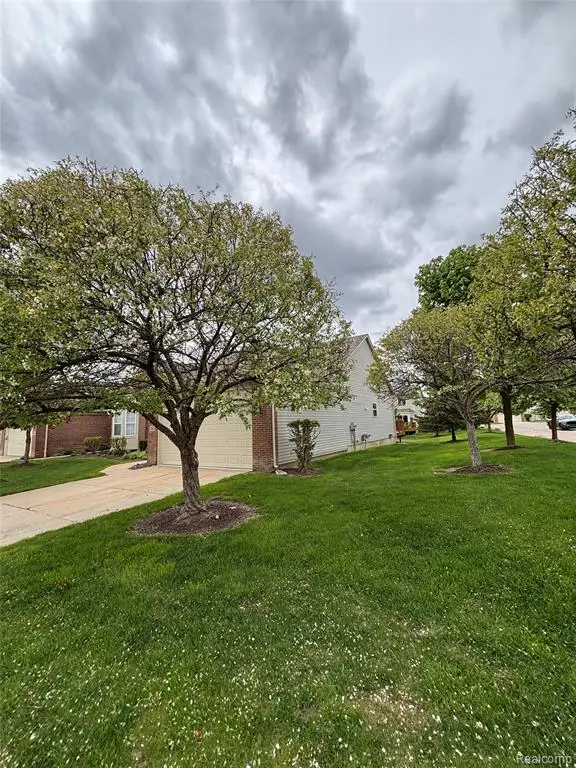 380 Woodhaven, Walled Lake, MI 48390 - #3