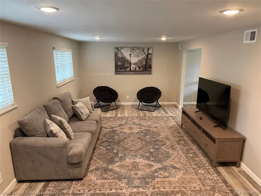 728 Jamestown, Auburn Hills, MI 48326 - #2