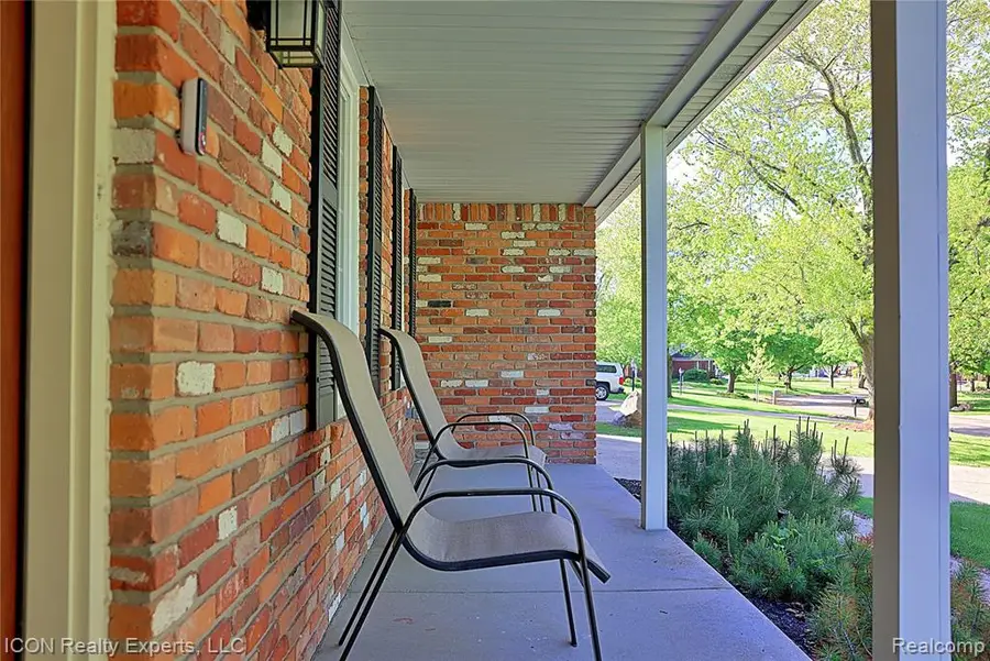 36927 Heatherton, Farmington, MI 48335 - #3