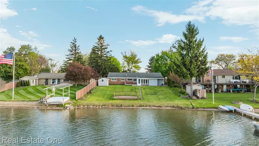 4416 S Shore, Waterford, MI 48328 - #2