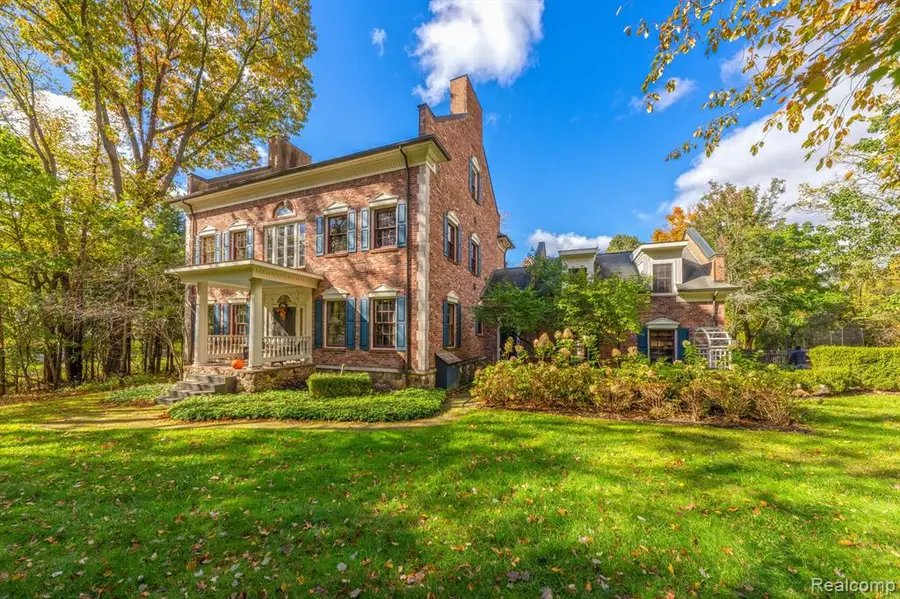 6230 Winkler Mill, Rochester Hills, MI 48306 - #2