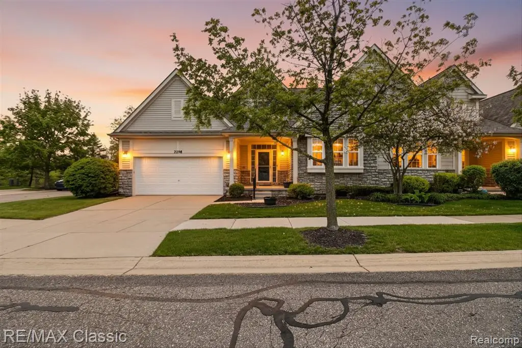 2298 Calibouge #32, Commerce Township, MI 48382 - #1