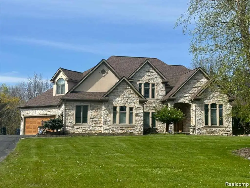 6223 Canter Creek, Grand Blanc, MI 48439 - #1