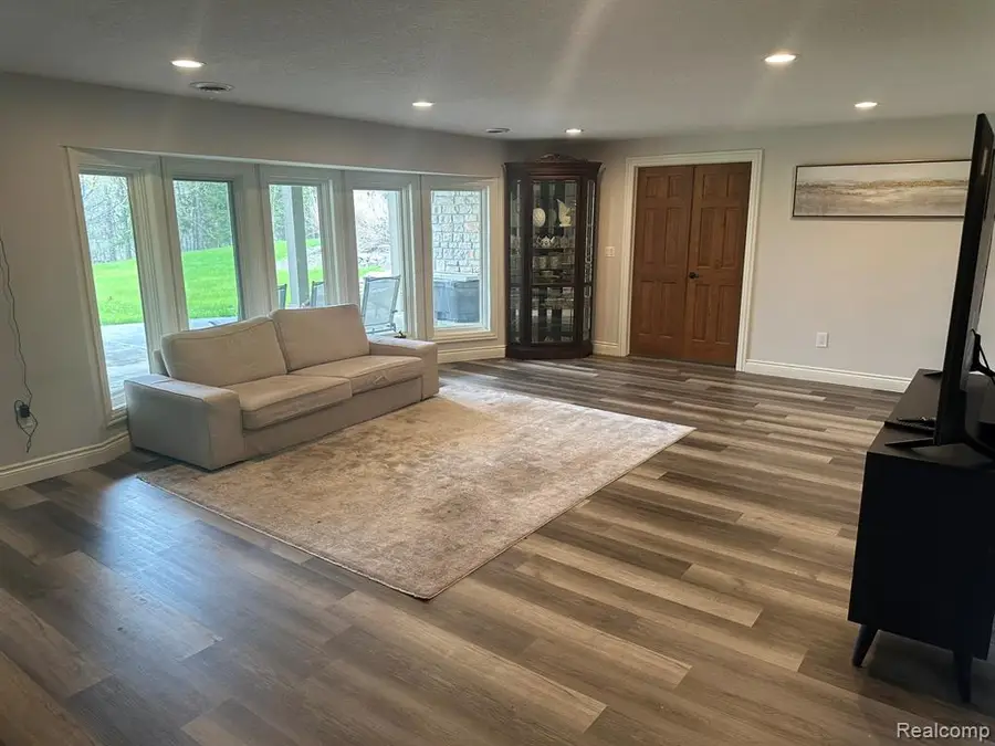 6223 Canter Creek, Grand Blanc, MI 48439 - #3