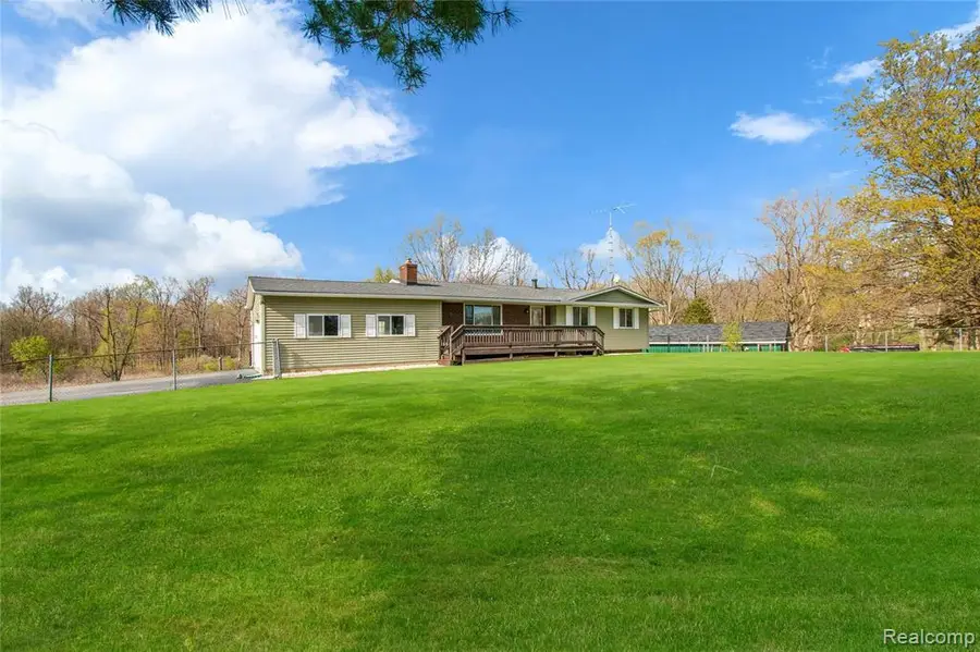 9093 Jordan, Grand Blanc, MI 48439 - #3