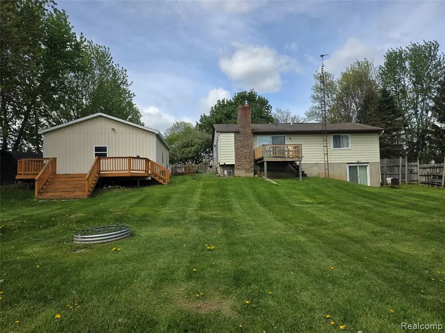 6300 Runyan Lake, Fenton, MI 48430 - #3