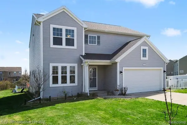 4339 Pebble Creek, Grand Blanc, MI 48439