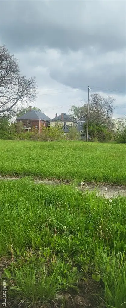5932 Wabash, Detroit, MI 48208