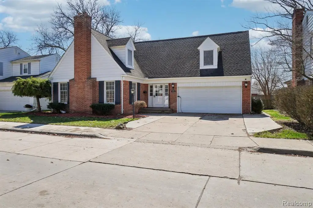 20600 Danbury, Harper Woods, MI 48225 - #1