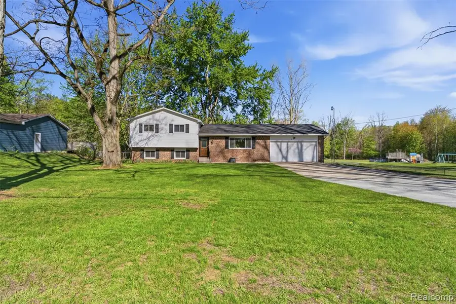 14433 Tuscola, Clio, MI 48420 - #2