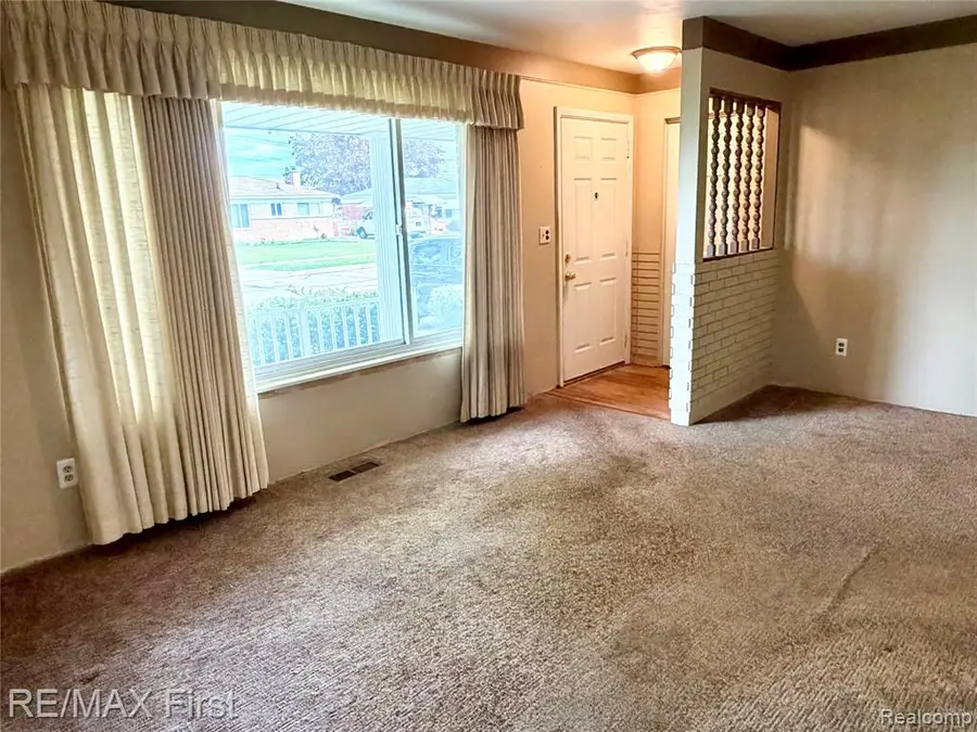 25653 Palomino, Warren, MI 48089 - #3
