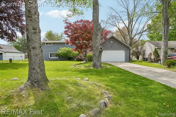 23041 Springbrook, Farmington, MI 48336