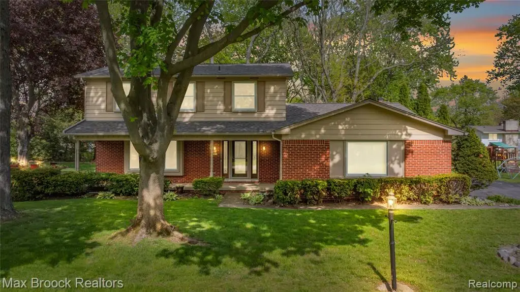 7011 Heather Heath, West Bloomfield, MI 48322 - #1
