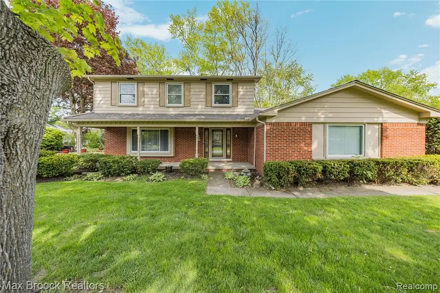 7011 Heather Heath, West Bloomfield, MI 48322 - #2