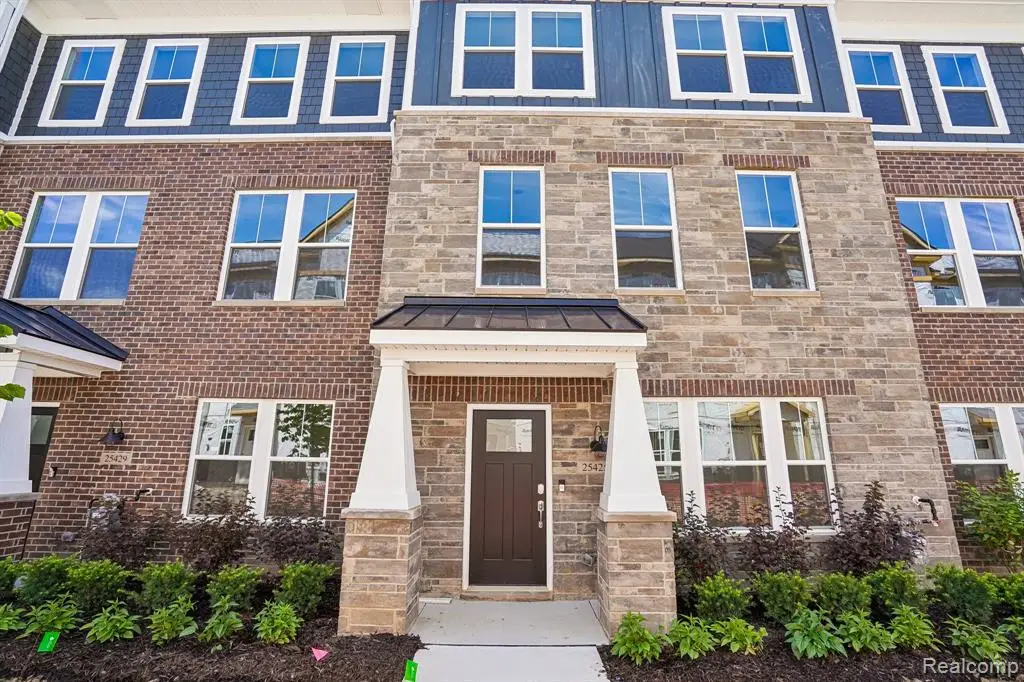 25425 Orwell, Novi, MI 48375 - #1