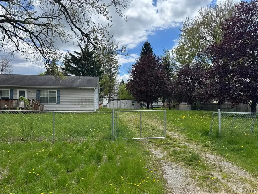 3231 W Hobson, Flint, MI 48504 - #2