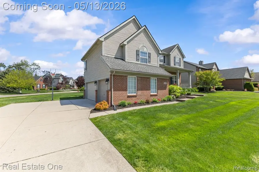 2057 Warbler, Commerce Township, MI 48382 - #2