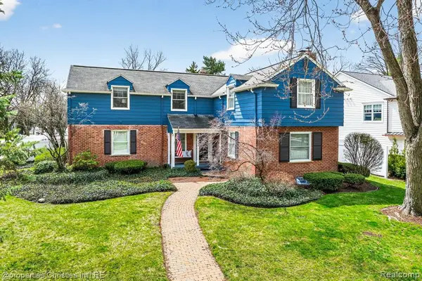 1088 Rivenoak, Birmingham, MI 48009