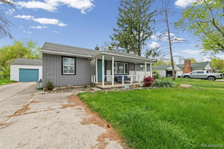 1135 Quinif, Walled Lake, MI 48390 - #3